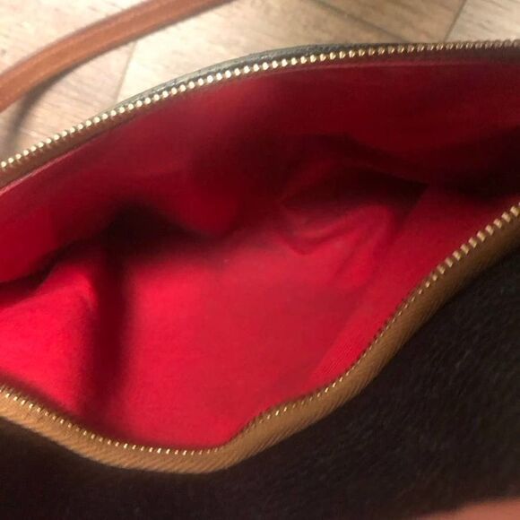 Dooney & Bourke Pebble Grain Crossbody - Black - Picture 9 of 13